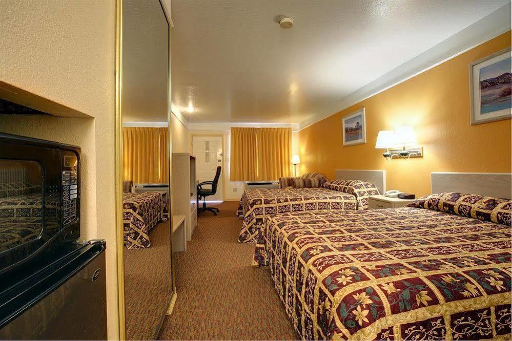 Texas Inn & Suites Pharr/San Juan Kültér fotó