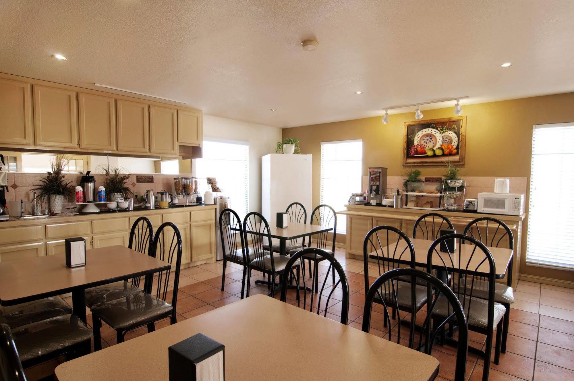 Texas Inn & Suites Pharr/San Juan Kültér fotó